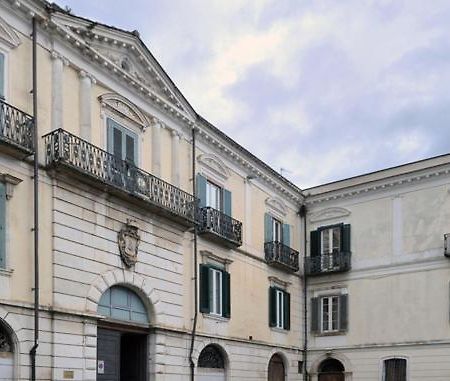 Il Palazzotto Hotel Исерния Екстериор снимка